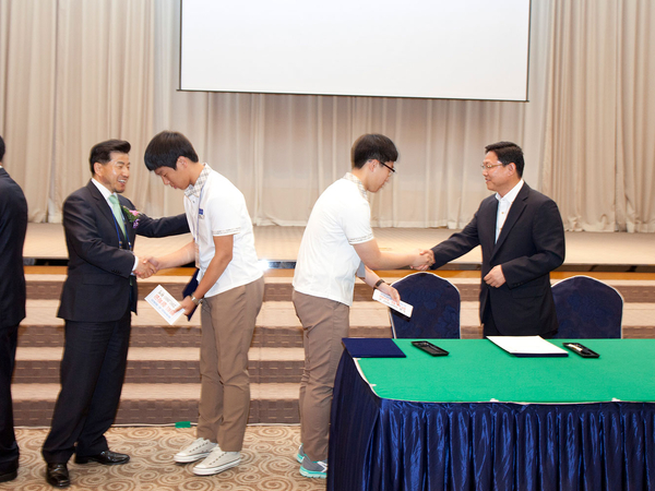 Development fund donation ceremony of Gumi Electronic Technical High School